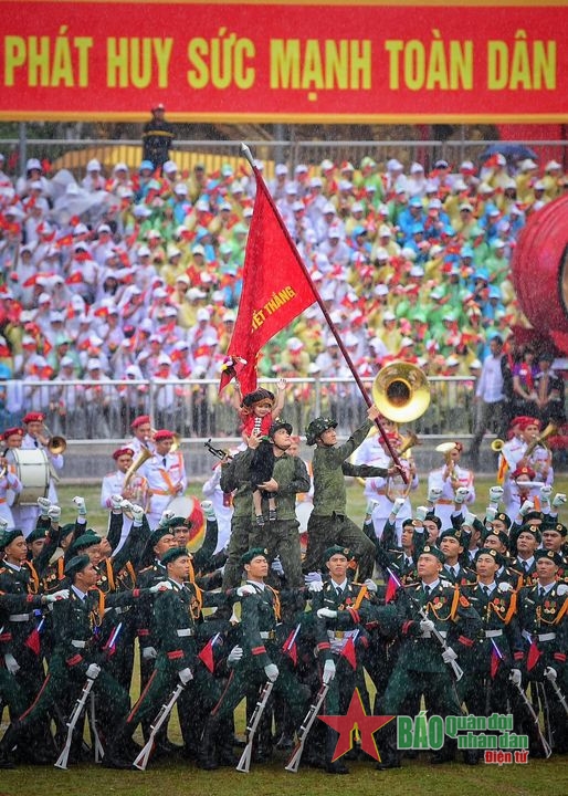 Lễ duyệt binh tại Mường Phăng
