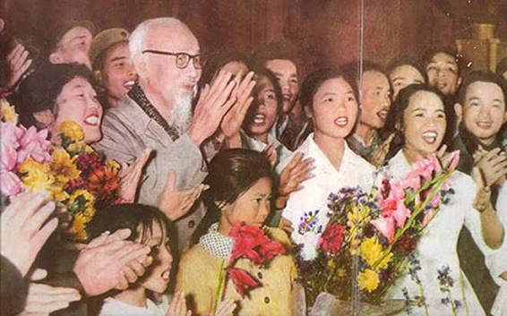 Hình ảnh Bác Hồ trong văn học và nghệ thuật