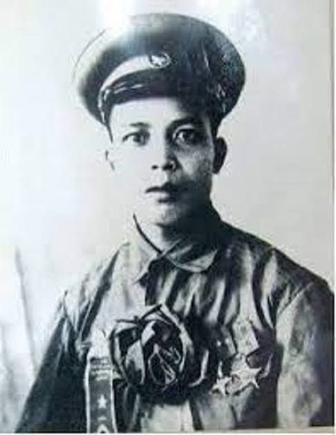 Anh hùng Bùi Đình Cư