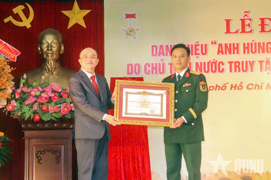 Truy tặng danh hiệu Anh hùng LLVT nhân dân đến Thiếu tướng Hoàng Thế Thiện