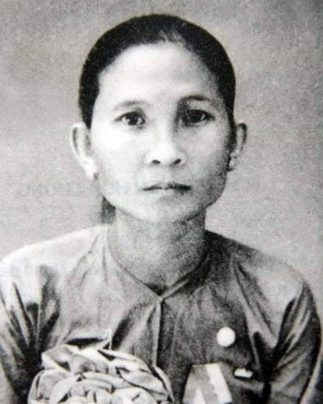 Huyền thoại “Người mẹ cầm súng”