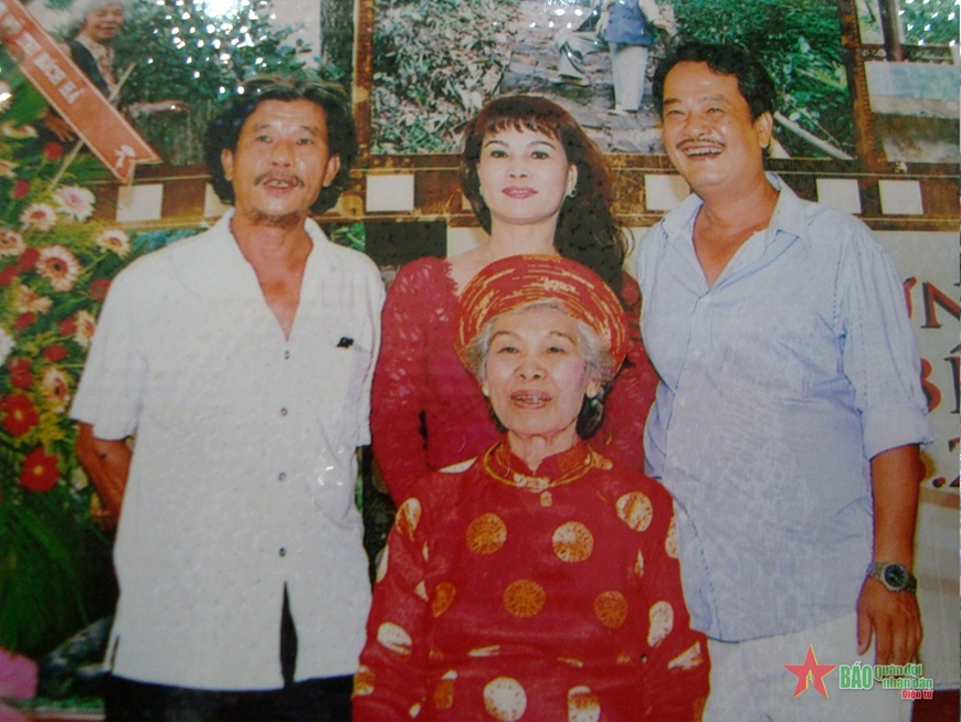 Tư lệnh… bị bắt làm tù binh