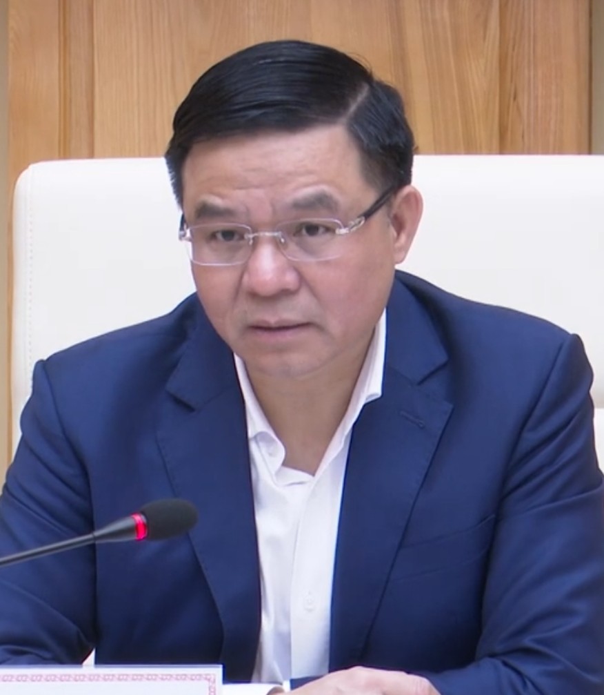 Chân dung: Lê Mạnh Hùng