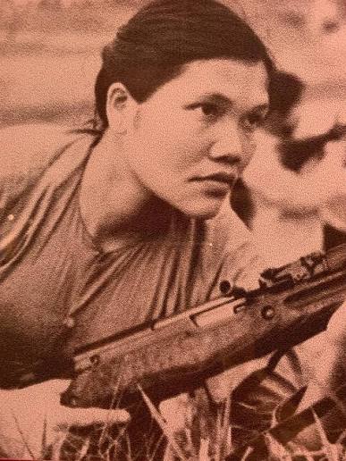 THỜI HOA LỬA: ANH HÙNG LỰC LƯỢNG VŨ TRANG NHÂN DÂN HỒ KAN LỊCH (1943) – BÔNG HÓNG THÉP TRÊN DÃY TRƯỜNG SƠN HÙNG VĨ