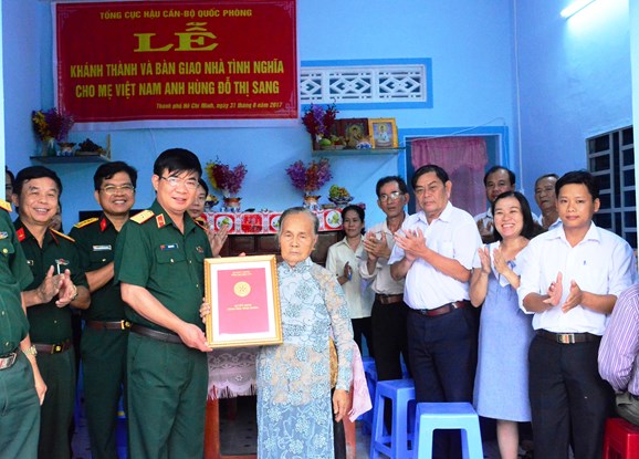 Mẹ Việt Nam Anh hùng Đỗ Thị Sang
