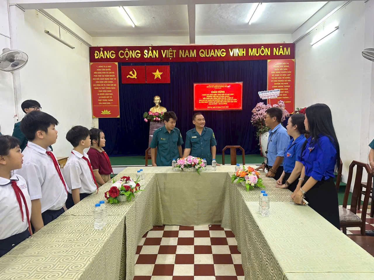 PHÁT HUY TRUYỀN THỐNG “UỐNG NƯỚC NHỚ NGUỒN” – CHÀO MỪNG KỶ NIỆM NGÀY THÀNH LẬP QUẬN ĐỘI NHÂN DÂN VIỆT NAM