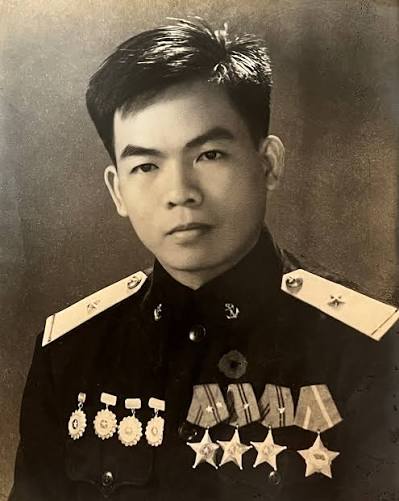 BẬT MẬT MÃ TRÊN DÒNG LÒNG TÀU