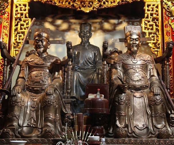 BÓNG NGUYỆT MÀI GƯƠM: KHÚC TRÁNG CA CỦA LÒNG TRUNG TRINH