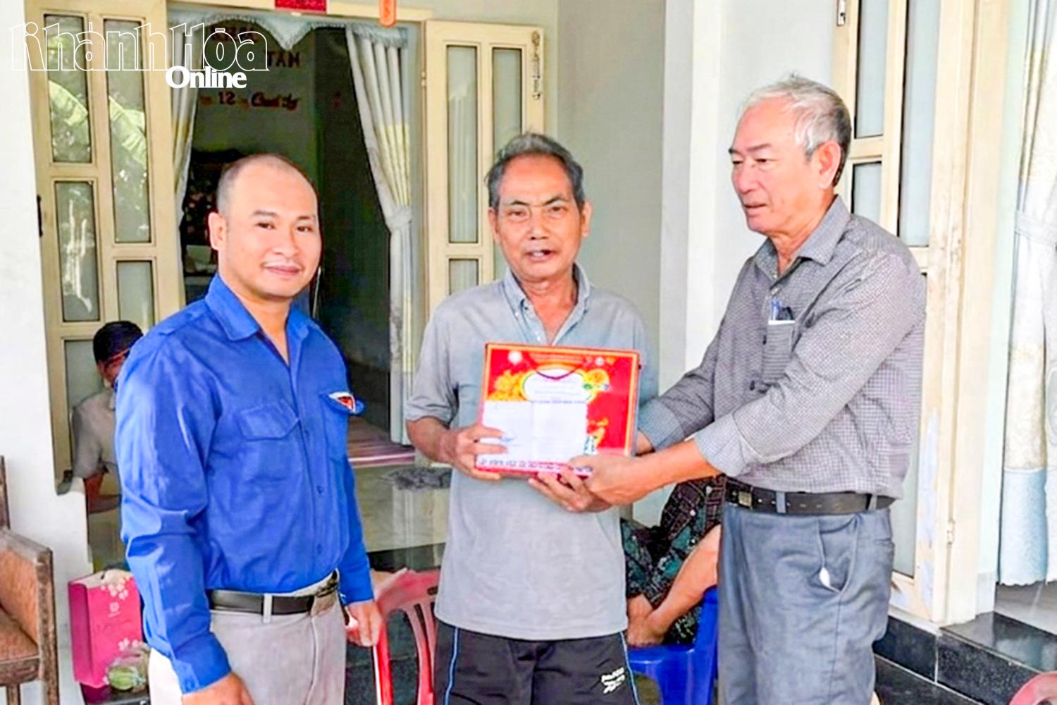 Một đời sẻ chia sau những năm tháng chiến trường