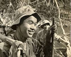 NGỌN ĐÈN TRONG HẦM ĐÁ