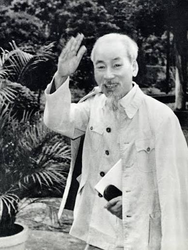câu chuyện lịch sử 235
