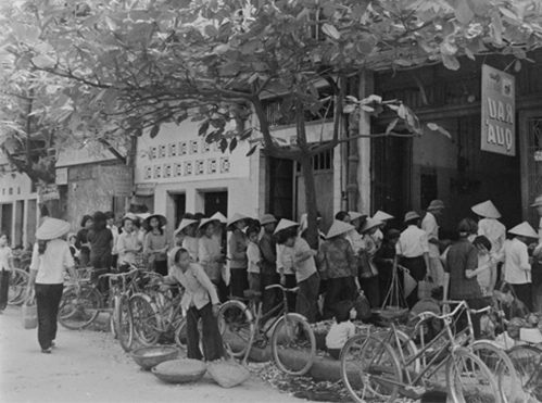 Chuyện “cười ra nước mắt” thời tem phiếu