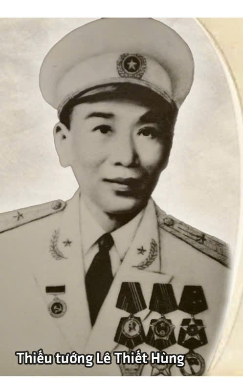 Thiếu tướng Lê Thiết Hùng là một trong những vị tướng đầu tiên của Quân Đội nhân dân Việt Nam