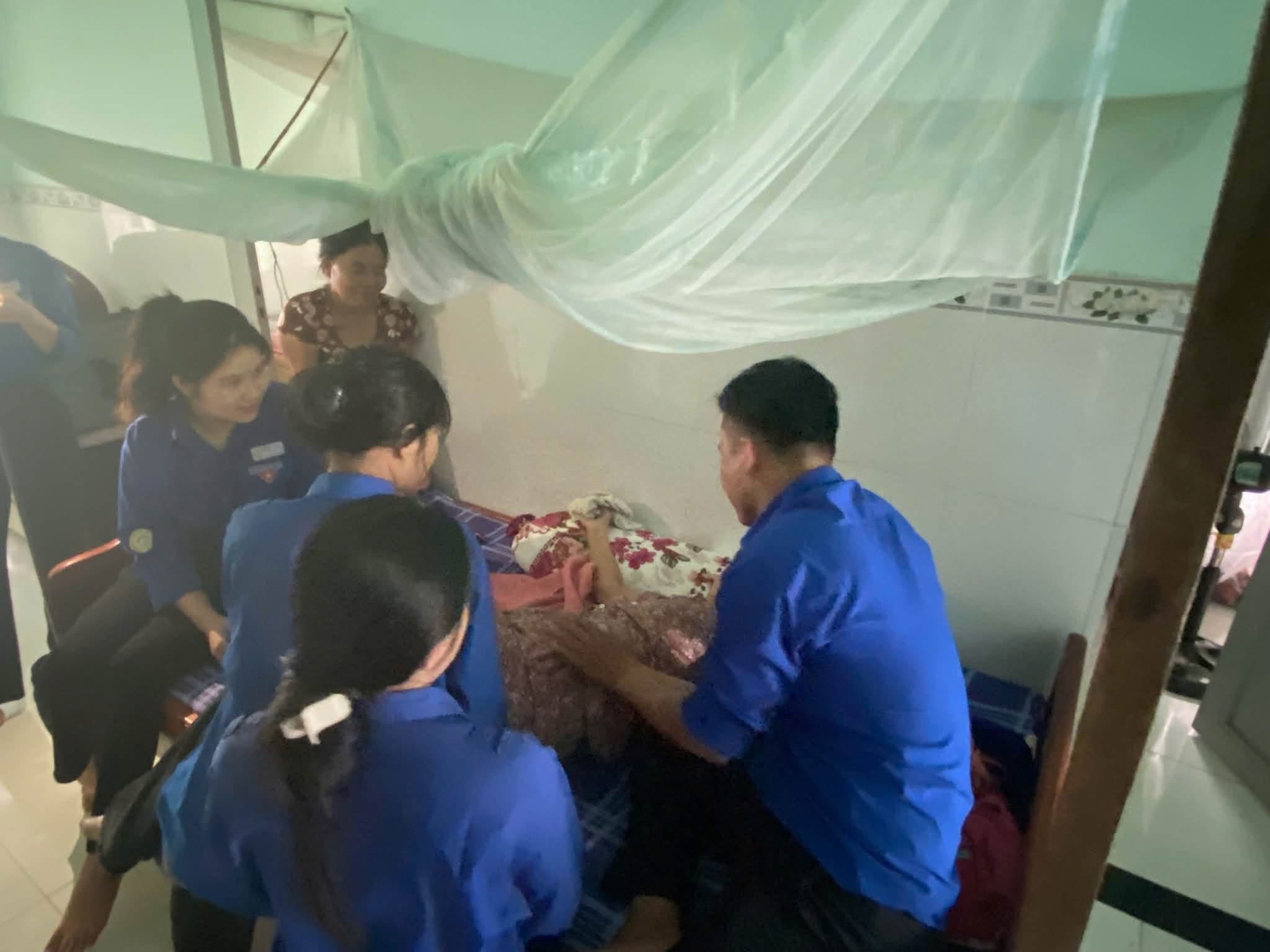 Tri ân Bà mẹ Việt Nam Anh hùng Huỳnh Thị Thứ – Tấm gương sáng của lòng yêu nước và đức hy sinh