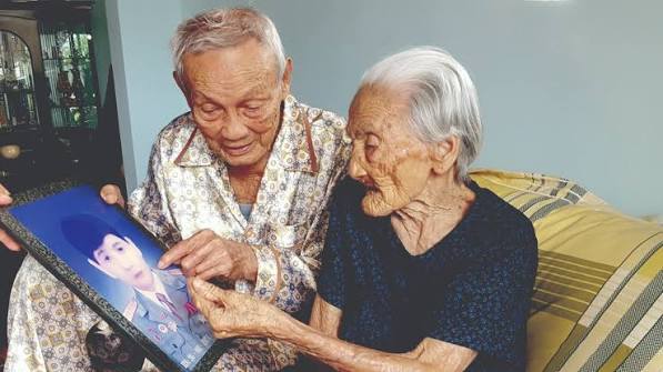 Gùi Gạo Qua Rừng, Ba Con Không Trở Lại - Mẹ Việt Nam Anh hùng Lê Thị Đắc