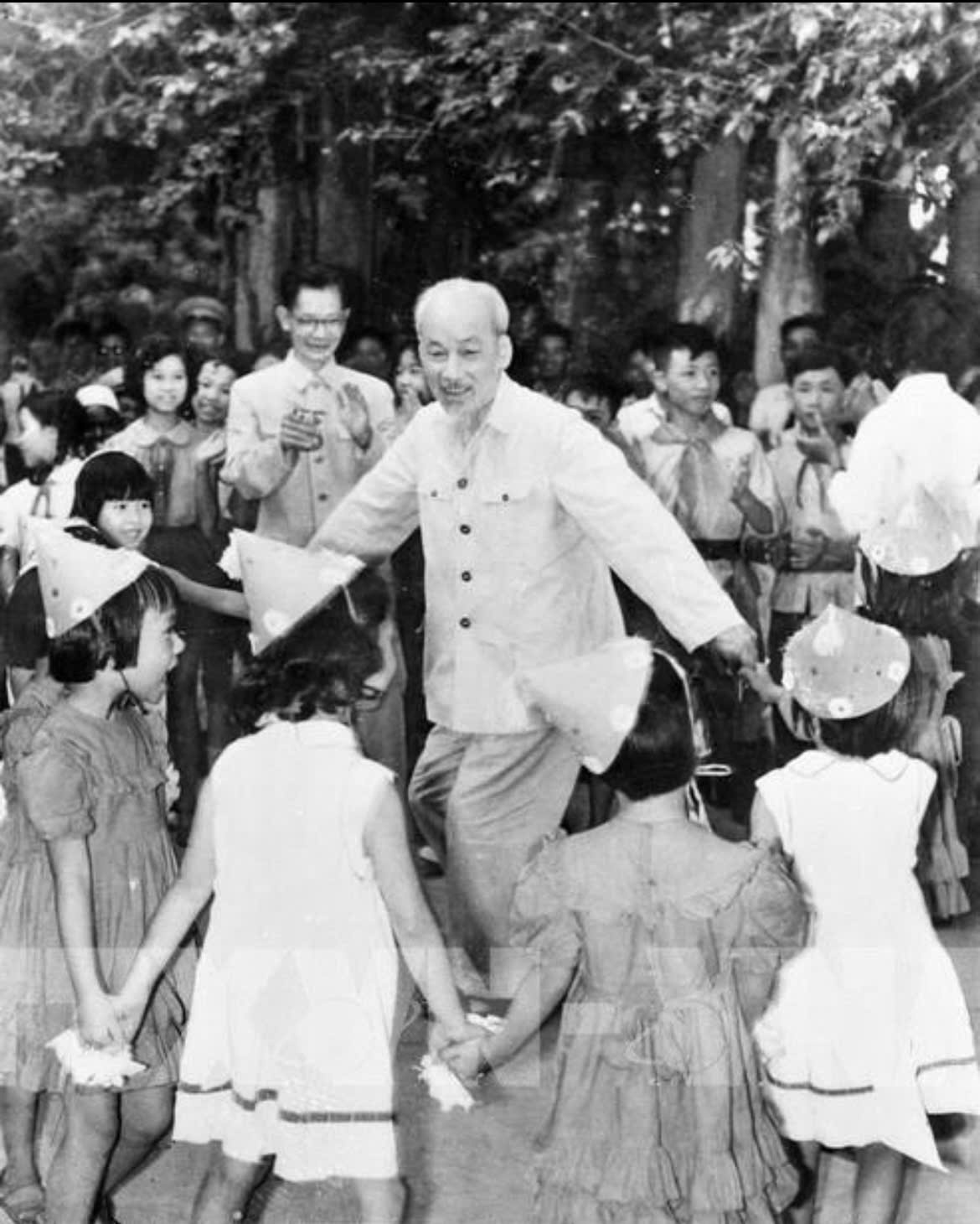 Bác Hồ Kính Yêu