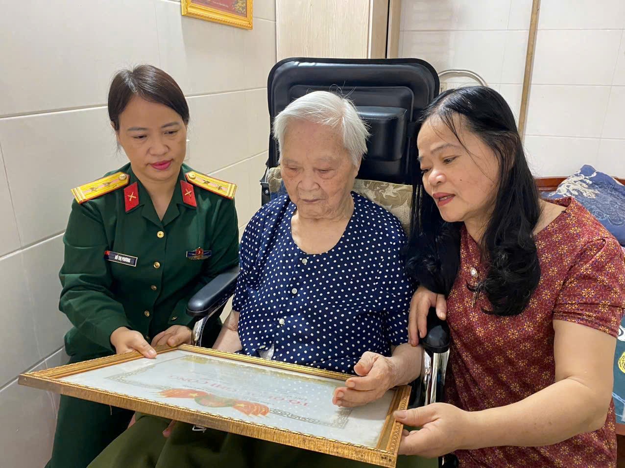 MẸ VIỆT NAM ANH HÙNG NGUYỄN THỊ KIM OANH: HAI LẦN TIỄN CON, MỘT ĐỜI MANG NỖI NHỚ