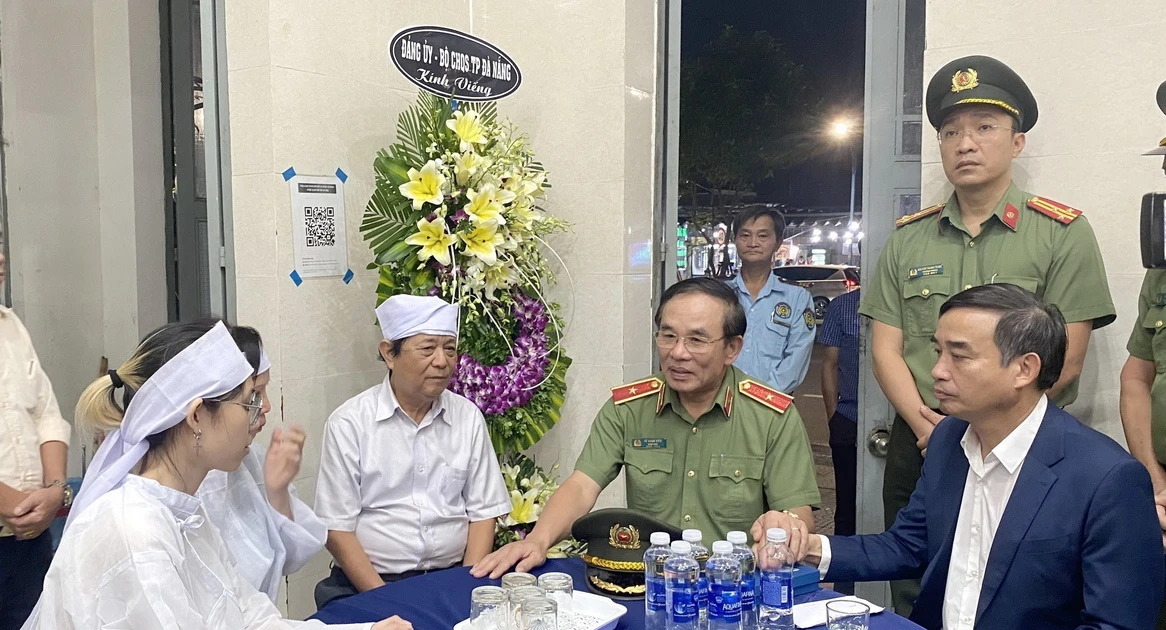 Truy tặng Huân chương Dũng cảm cho nhân viên bảo vệ Trần Minh Thành hy sinh khi truy bắt cướp ngân hàng
