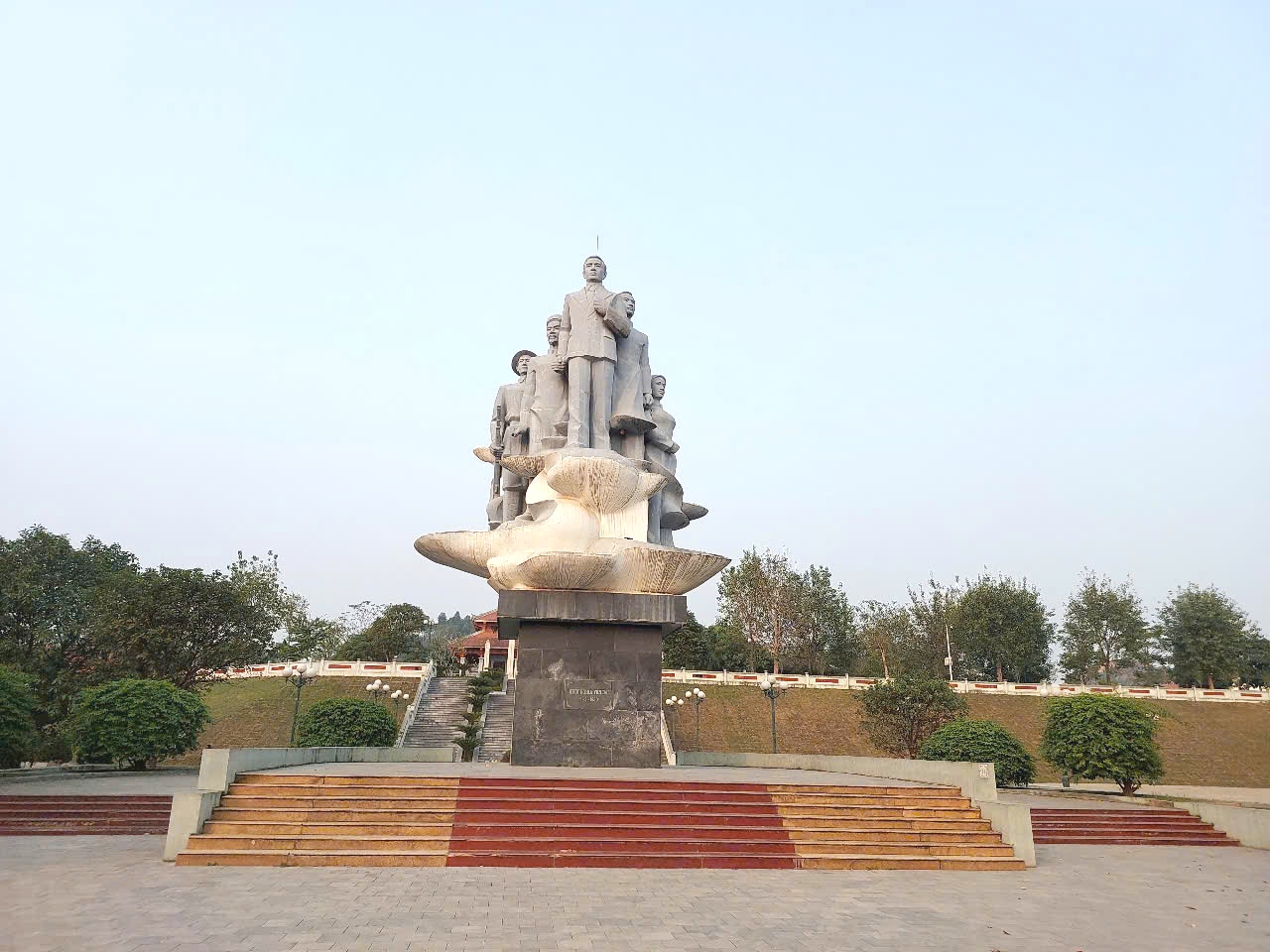 Không thành công thì cũng thành nhân