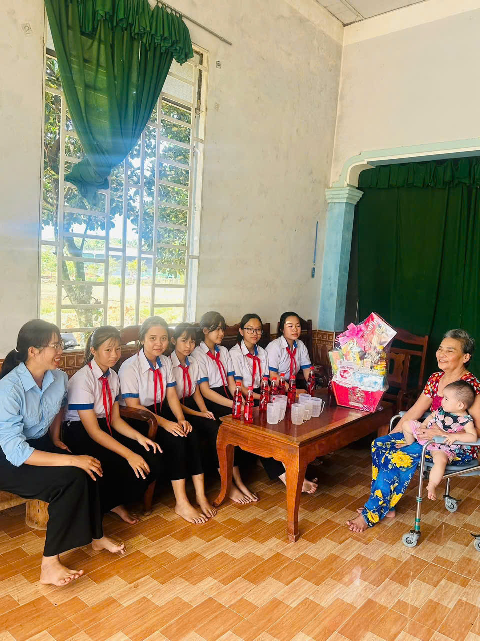Cảnh giác luôn là bài học đầu tiên và lớn nhất