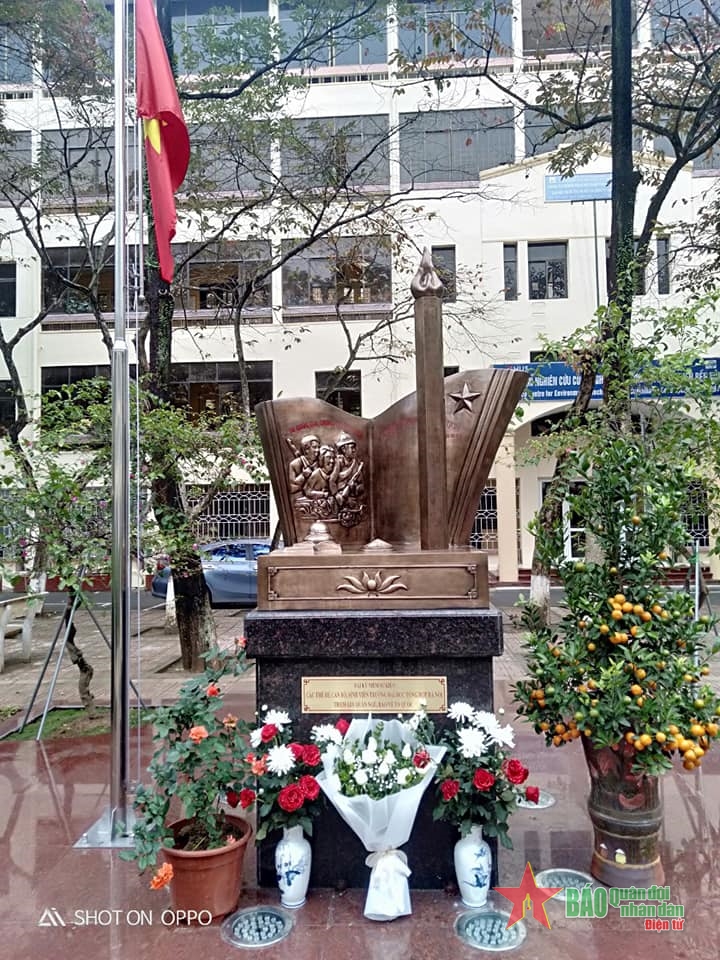 Tượng đài của tinh thần sẵn sàng xả thân
