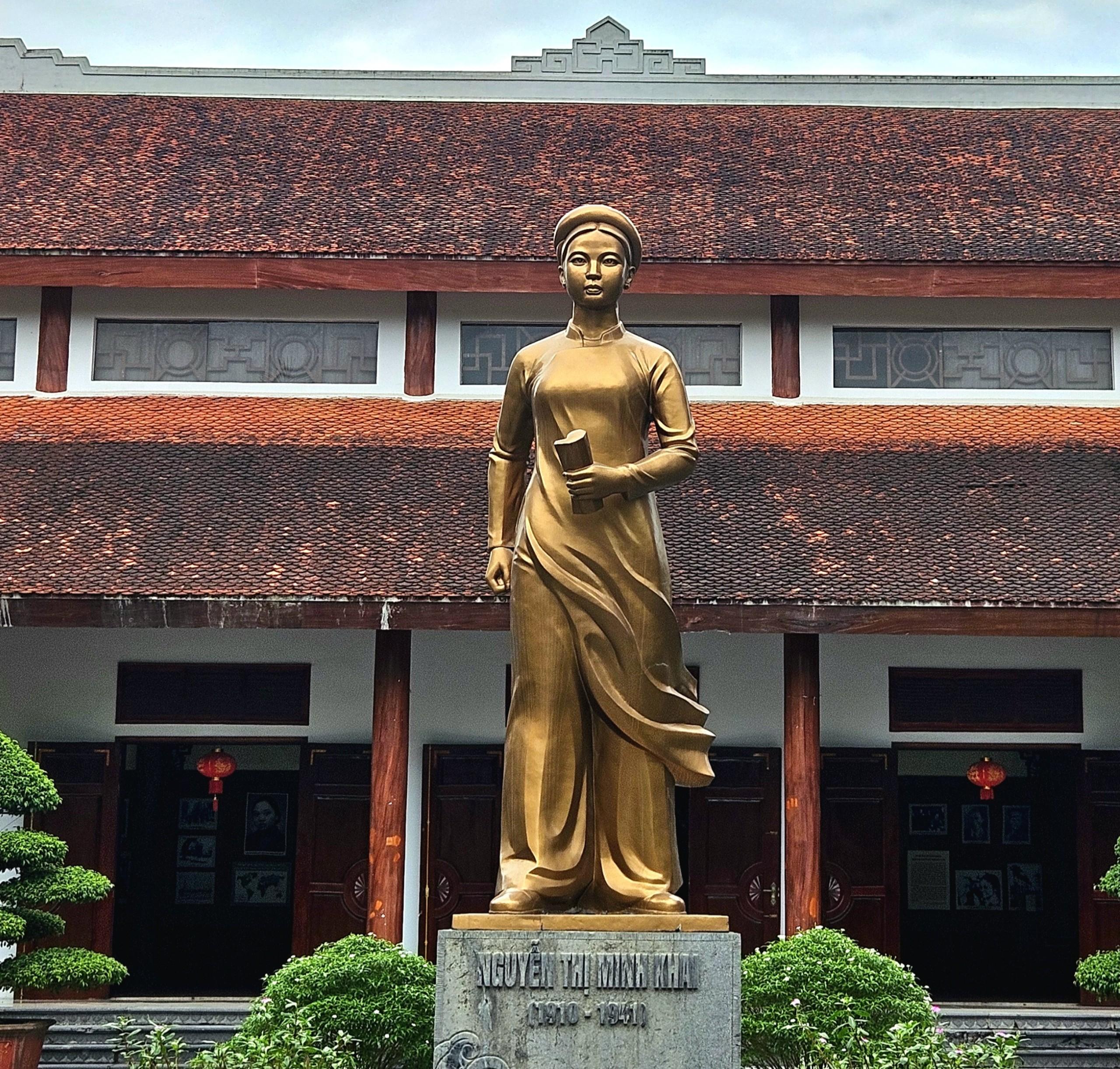 NGƯỜI CON GÁI TRƯỚC GIỜ PHÚT CUỐI CÙNG