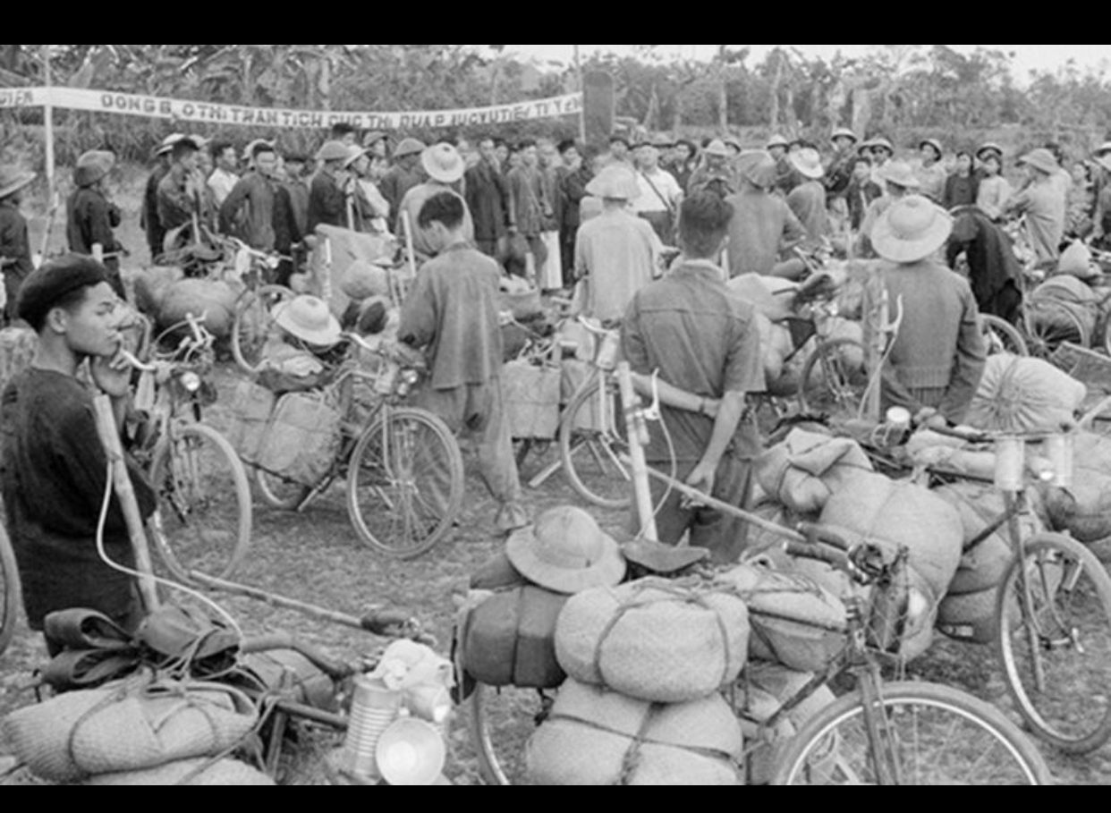 CHIẾC XE ĐẠP THỒ – “CON NGỰA SẮT” TRÊN ĐƯỜNG RA TRẬN