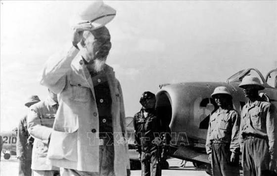 Một bữa cơm giữa hai lần báo động – Câu chuyện 0017