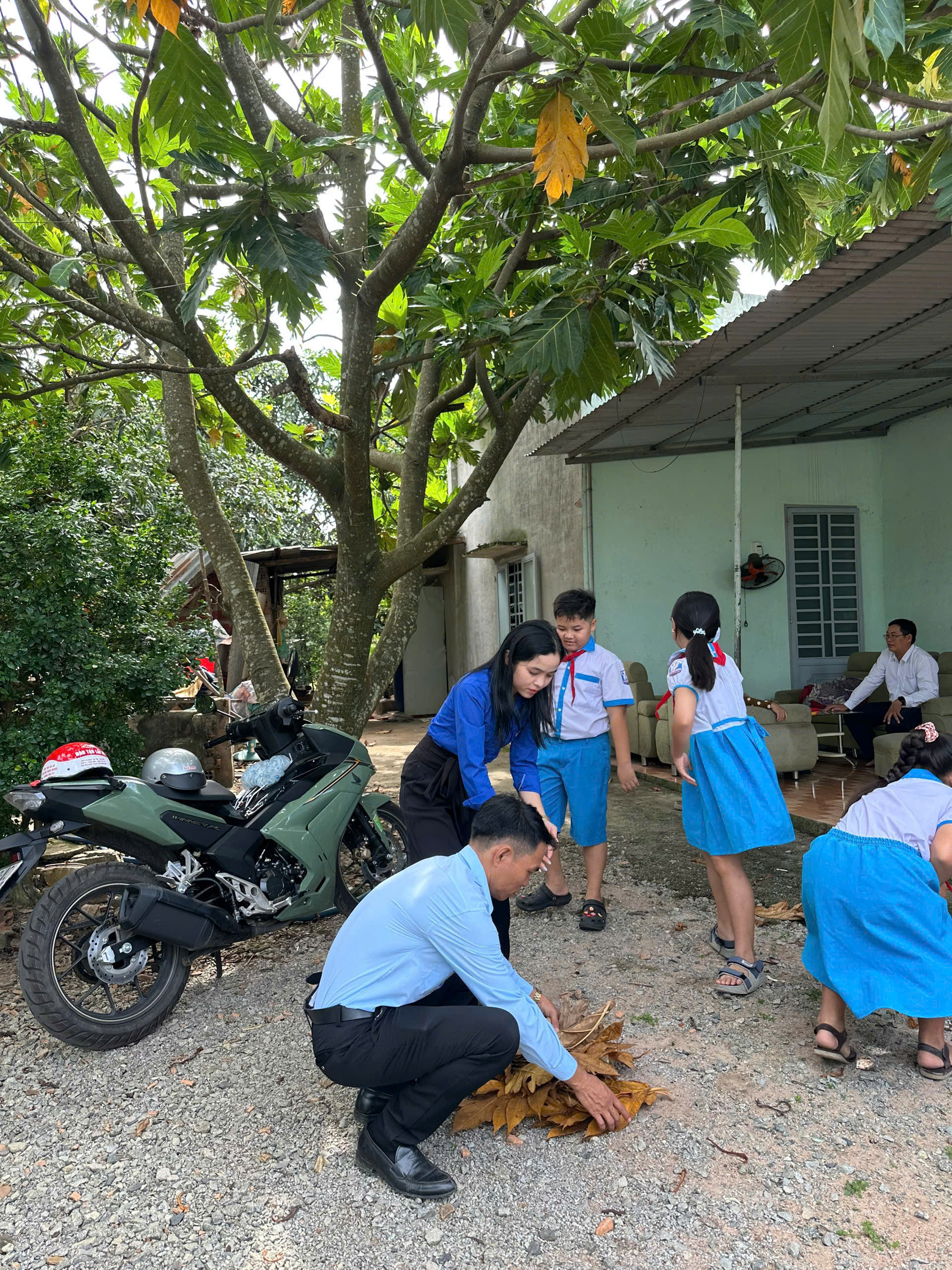 ĐẾN ĐỂ TRI ÂN – Ở LẠI ĐỂ LẮNG NGHE