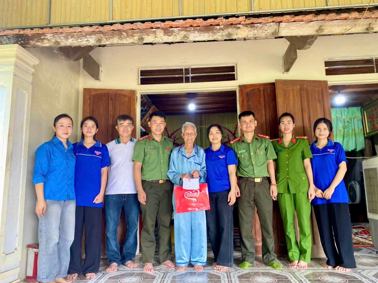 BỮA CƠM YÊU THƯƠNG – GẮN KẾT NHỮNG TẤM LÒNG