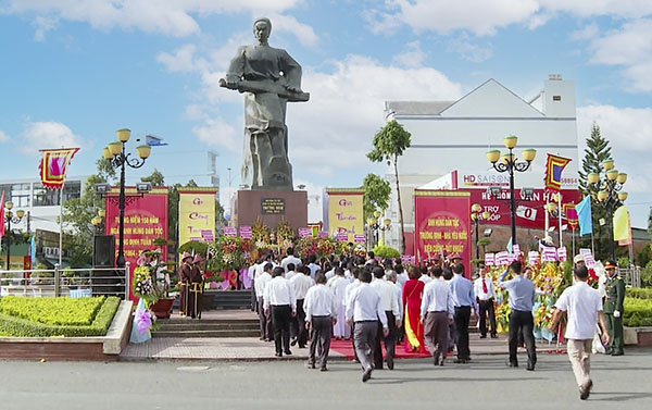 Người Giữ Cờ Nghĩa Quân Ở Gò Công