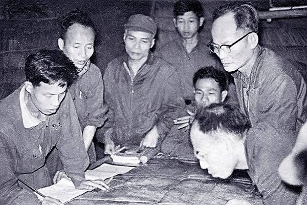 THƯỢNG TƯỚNG HOÀNG MINH THẢO (1921 – 2008): "VỊ TƯỚNG BÁC HỌC", NHÀ LÝ LUẬN QUÂN SỰ HÀNG ĐẦU VÀ KTS CỦA ĐÒN "ĐIỂM HUYỆT" TÂY NGUYÊN 1975