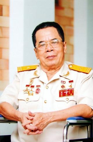 NGƯỜI KHÔNG ĐỂ LỘ MỘT LỜI KHAI