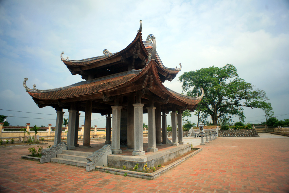 TRẦN THỦ ĐỘ -  NHÀ CHÍNH TRỊ, QUÂN SỰ KIỆT XUẤT