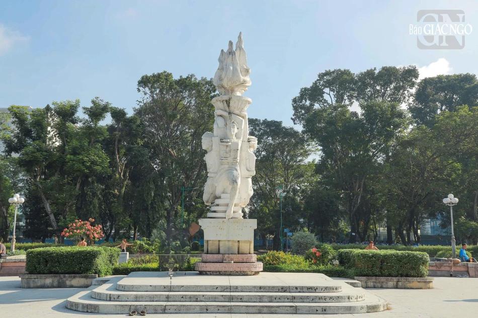 NGỌN ĐUỐC SỐNG
