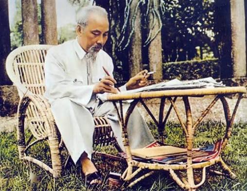 Hồ Chí Minh-vị cha già của dân tộc việt nam