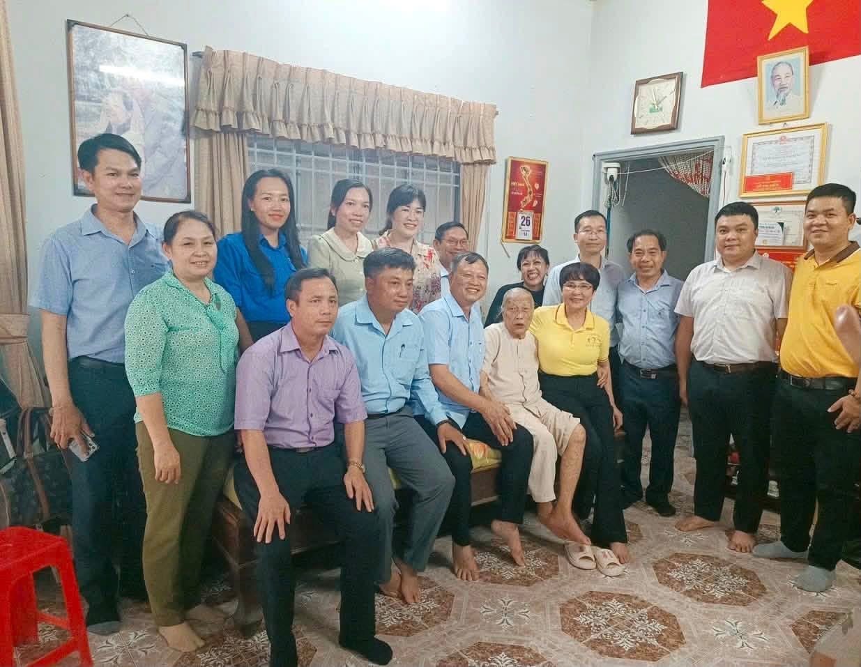TUỔI TRẺ XUÂN PHÚ TRI ÂN MẸ VIỆT NAM ANH HÙNG NHÂN DỊP QUỐC KHÁNH 2/9