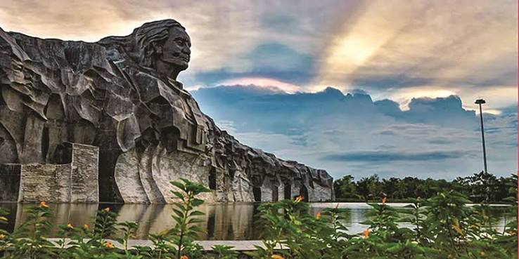 Đằng Sau Mỗi Người Anh Hùng Là Một Người Mẹ