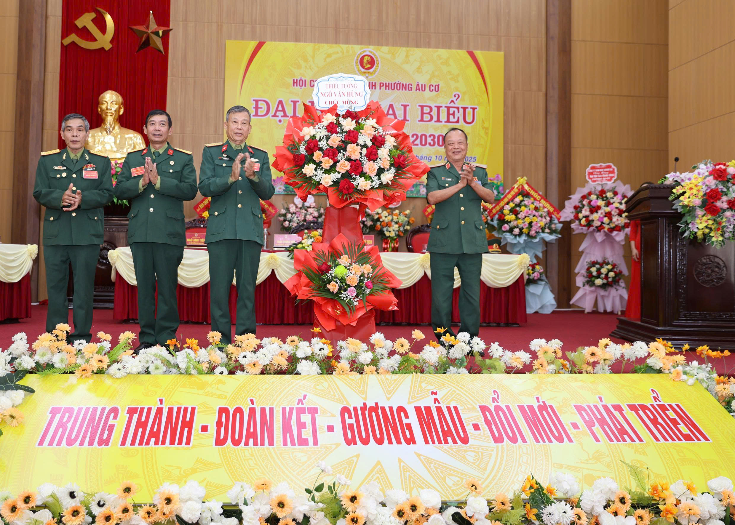 Thiếu Tướng Ngô Hùng