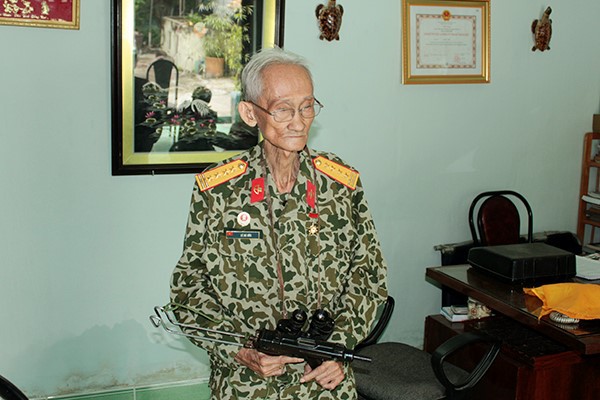 ANH HÙNG LLVT NHÂN DÂN LÊ BÁ ƯỚC