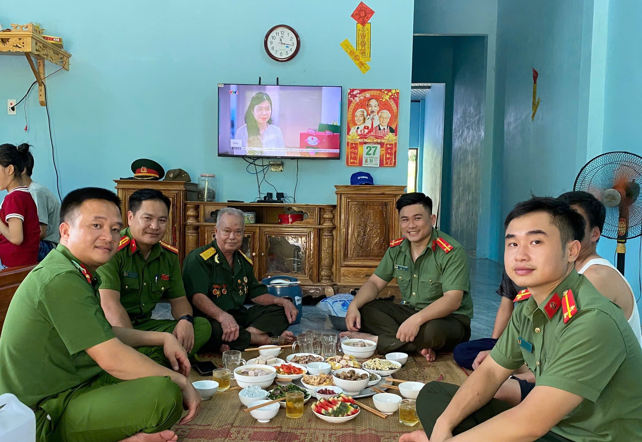 HÀNH TRÌNH NGƯỜI LÍNH: KÝ ỨC THỜI HOA LỬA NƠI CHIẾN TRƯỜNG CÁNH ĐỒNG CHUM