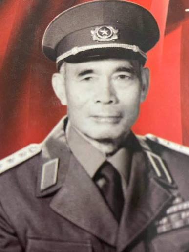 Liệt sĩ, Anh hùng LLVTND Trần Thành (1927-1946)