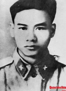 “Nhằm thẳng quân thù mà bắn”