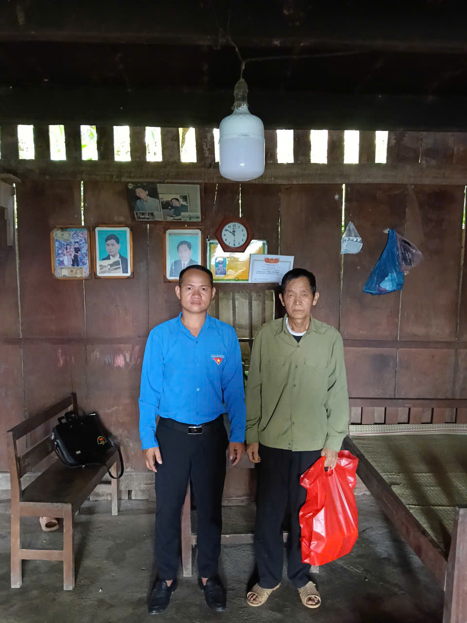CÂU CHUYỆN THỜI HOA LỬA