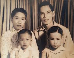 BÔNG HOA THÉP LÊ THỊ RIÊNG