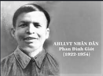 CÂU CHUYỆN PHAN ĐÌNH GIÓT LẤY THÂN MÌNH LẤP LỖ CHÂU MAI