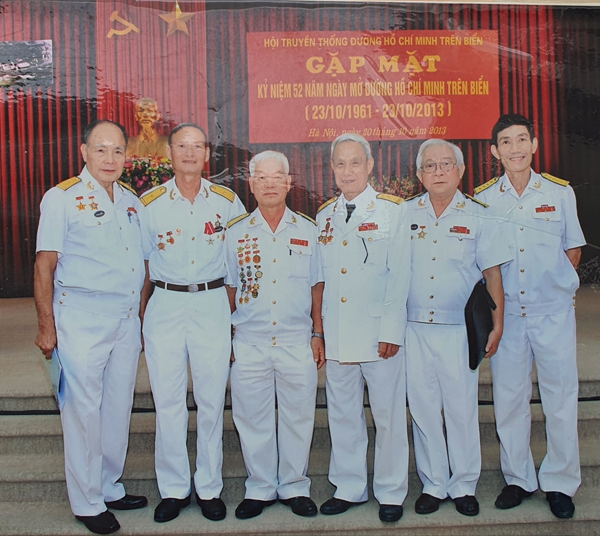 Đếm sao để dò đường – Người thủy thủ trên những chuyến tàu không số