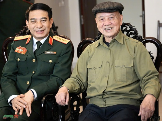 Cậu bé làng Lũng Giang