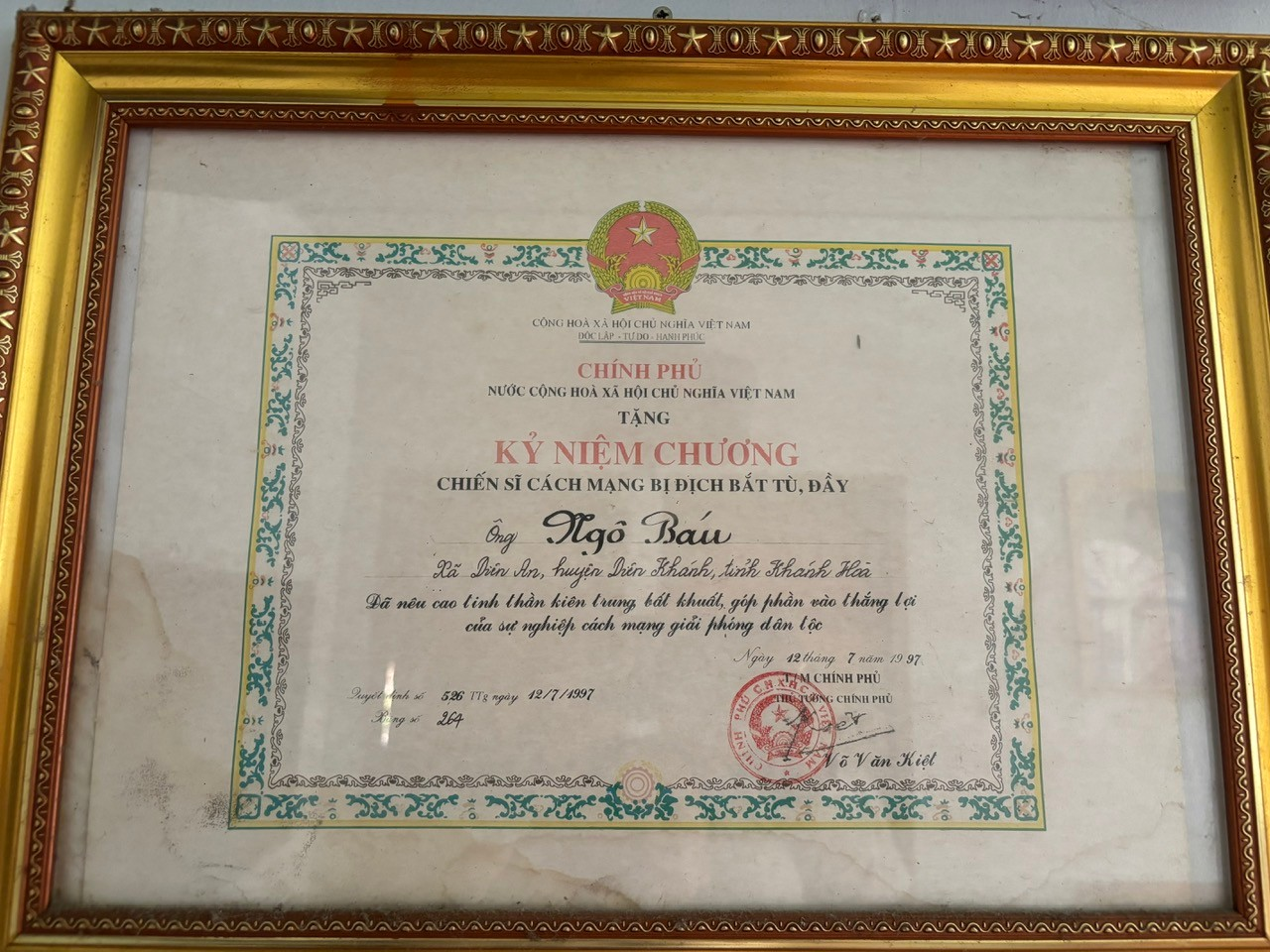 NGƯỜI TRỞ VỀ TỪ HAI CHIẾN TRƯỜNG