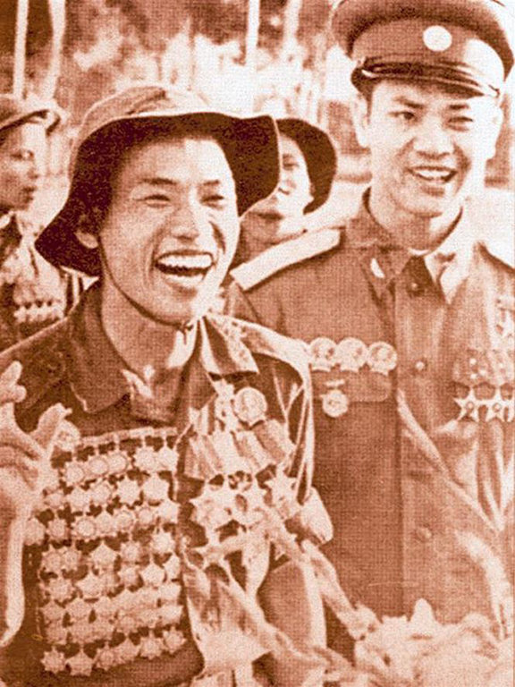 NGƯỜI ANH HÙNG ĐƯỢC MỆNH DANH 'VUA MÌN ĐÈO HẢI VÂN'